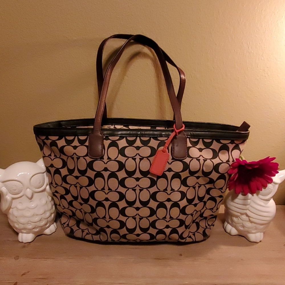 Coach signature tote